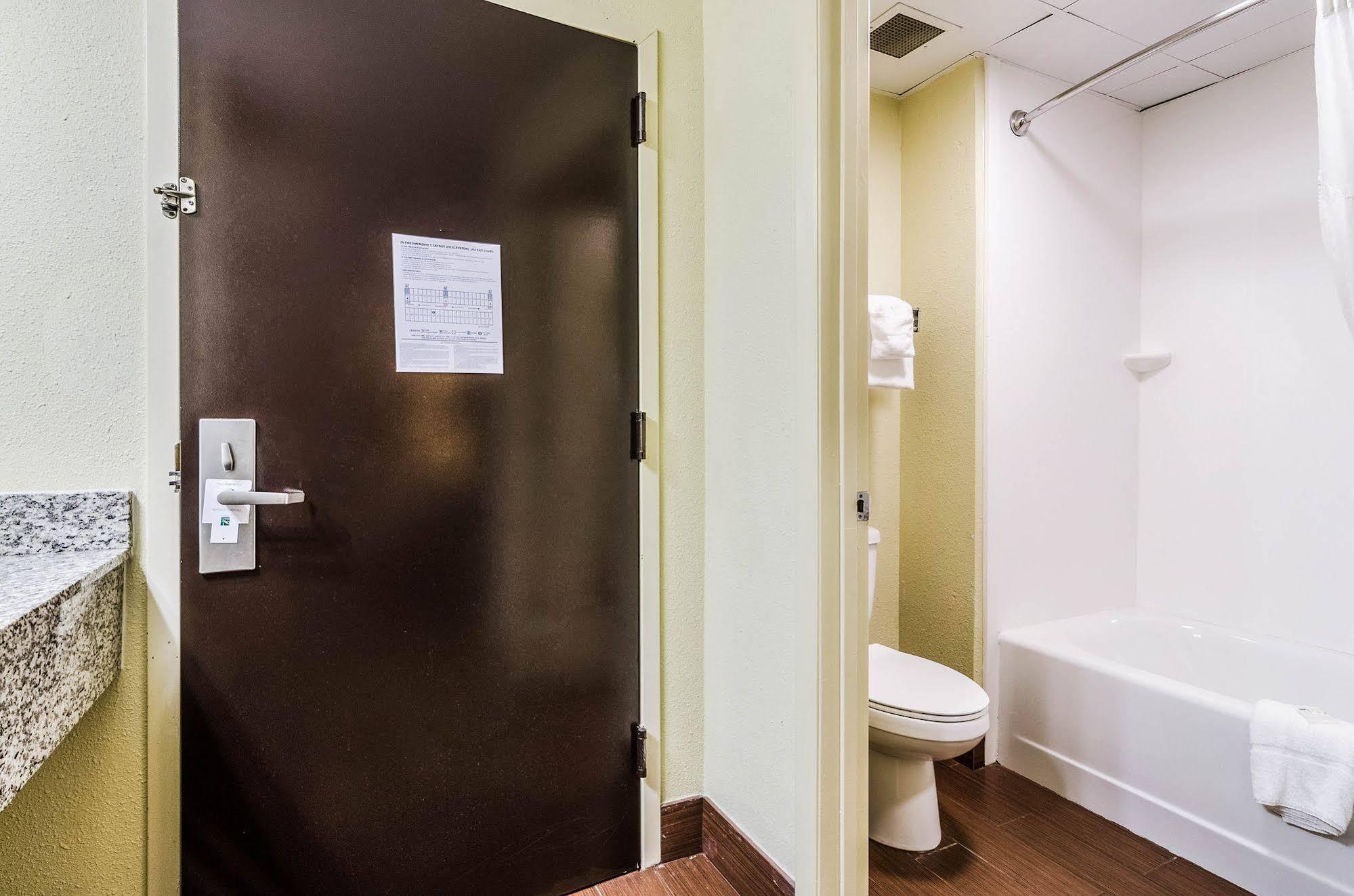 Quality Inn Whiteville North Экстерьер фото