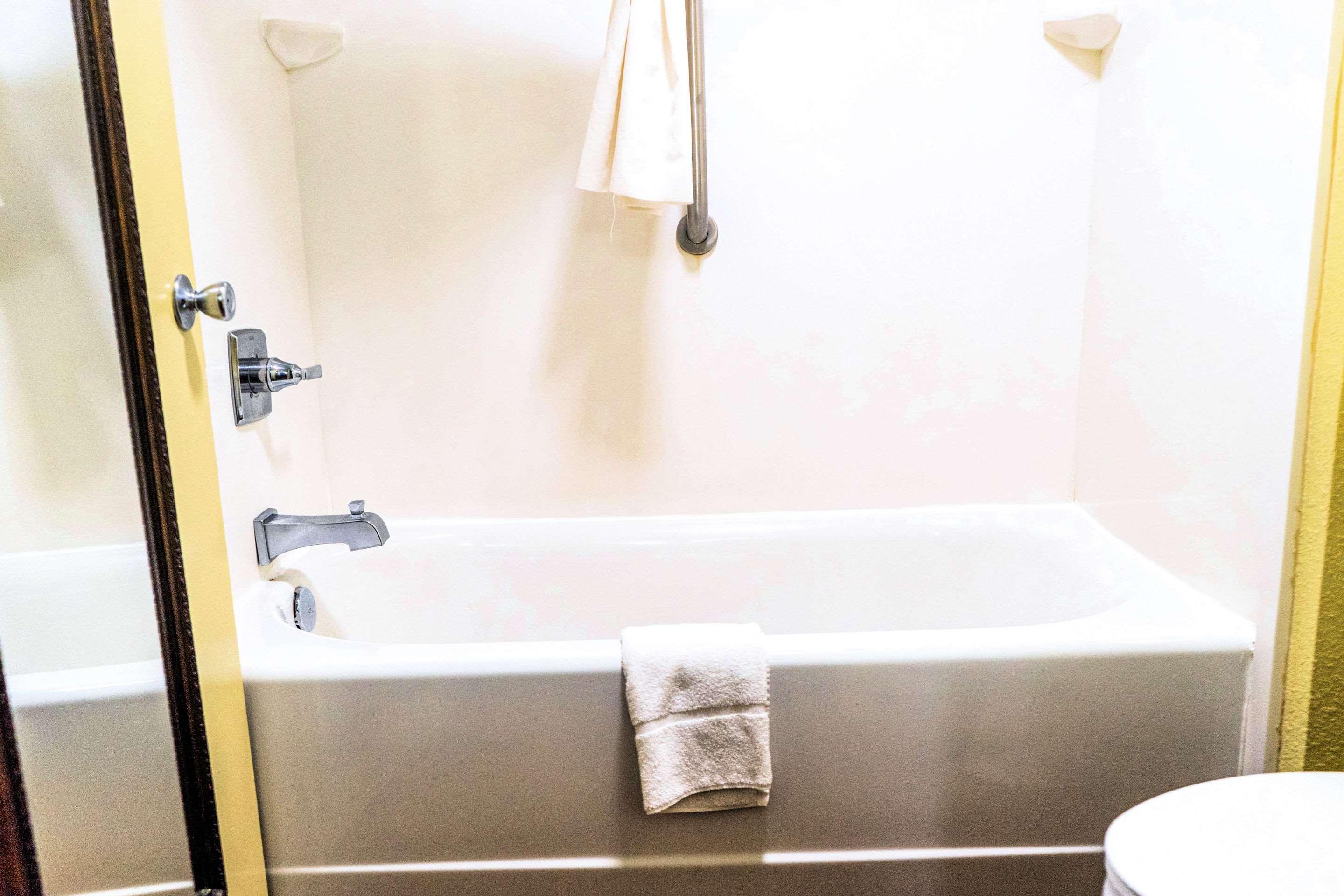 Quality Inn Whiteville North Экстерьер фото
