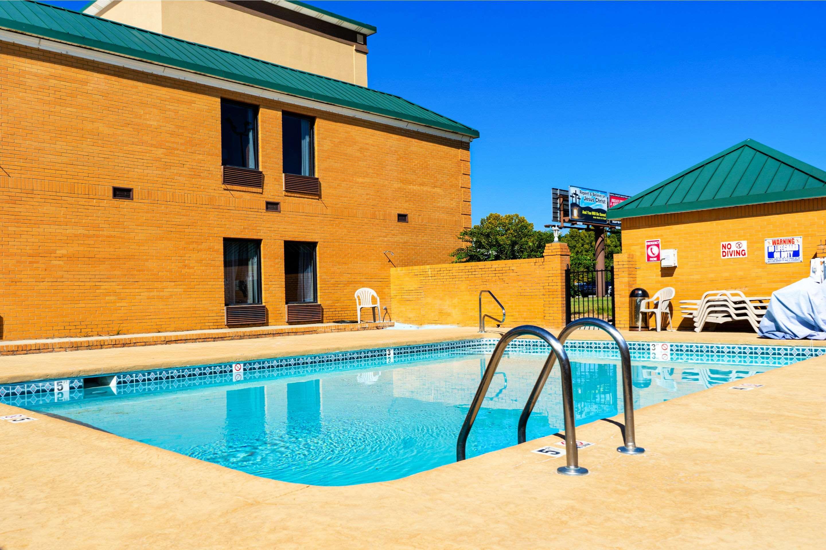 Quality Inn Whiteville North Экстерьер фото