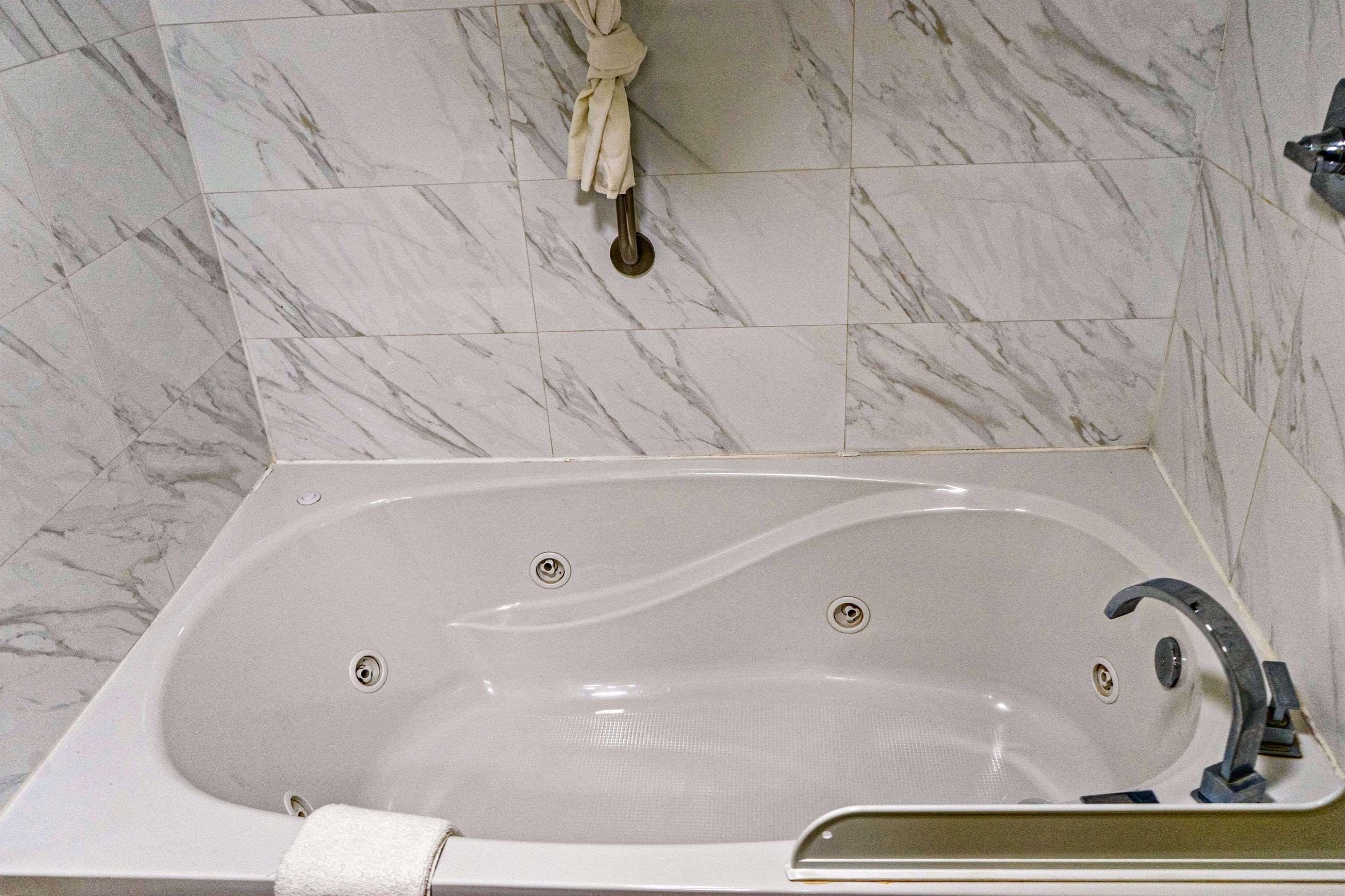 Quality Inn Whiteville North Экстерьер фото
